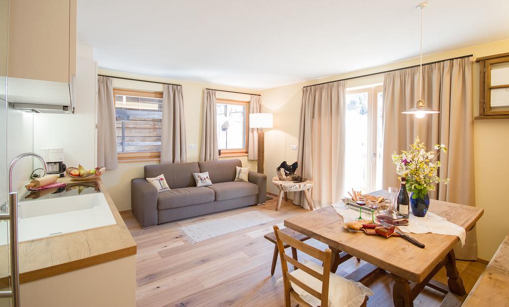 セルヴァ・ディ・ヴァル・ガルデーナChalet Da Montアパートメント エクステリア 写真